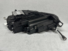 Laden Sie das Bild in den Galerie-Viewer, Frontscheinwerfer Skoda Superb 3P1941016B- Xenon Rechts Scheinwerfer Headlight SCH2691892253dr
