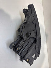Laden Sie das Bild in den Galerie-Viewer, Frontscheinwerfer Audi A3 8V0941036 Rechts Scheinwerfer Headlight SCH2692045129td