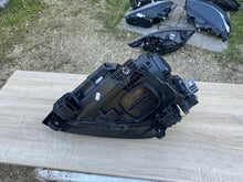Laden Sie das Bild in den Galerie-Viewer, Frontscheinwerfer Audi Q2 81A941012C Rechts Scheinwerfer Headlight SCH2707934351zz