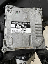 Load image into Gallery viewer, Frontscheinwerfer Toyota Prius 85967-47020 Rechts Scheinwerfer Headlight SCH2709342283dq
