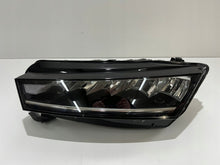 Laden Sie das Bild in den Galerie-Viewer, Frontscheinwerfer Skoda Octavia IV 5E4941015 LED Links Scheinwerfer Headlight SCH2710725726ed