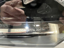 Laden Sie das Bild in den Galerie-Viewer, Frontscheinwerfer Skoda Octavia IV 5E4941015 LED Links Scheinwerfer Headlight SCH2710725726ed