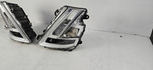 Laden Sie das Bild in den Galerie-Viewer, Frontscheinwerfer Volvo A2069064703 24056515 LED Ein Satz Scheinwerfer Headlight SCH2715064853hq