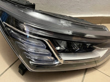 Laden Sie das Bild in den Galerie-Viewer, Frontscheinwerfer Ssangyong Korando 83102-37201 Full LED Rechts Headlight SCH2720277991zk