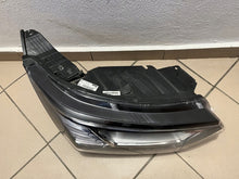 Laden Sie das Bild in den Galerie-Viewer, Frontscheinwerfer Ssangyong Korando 83102-37201 Full LED Rechts Headlight SCH2720277991zk