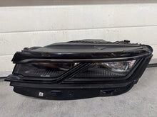 Laden Sie das Bild in den Galerie-Viewer, Frontscheinwerfer VW Touareg 761941081A Ein Satz Scheinwerfer Headlight SCH2729984085xw