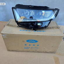 Laden Sie das Bild in den Galerie-Viewer, Frontscheinwerfer Ford LV4B-13W030-AK Links Scheinwerfer Headlight SCH2730081465ab