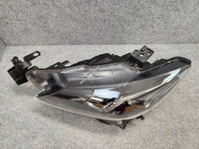 Laden Sie das Bild in den Galerie-Viewer, Frontscheinwerfer Mazda III GRF5-51040 Links Scheinwerfer Headlight SCH2731292966sr