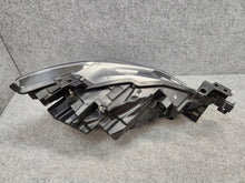 Laden Sie das Bild in den Galerie-Viewer, Frontscheinwerfer Mazda III GRF5-51040 Links Scheinwerfer Headlight SCH2731292966sr