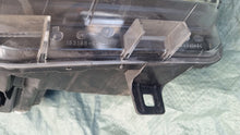 Laden Sie das Bild in den Galerie-Viewer, Frontscheinwerfer Mercedes-Benz Sprinter A9068205700 Rechts Headlight SCH2743997994wt