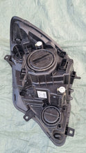 Laden Sie das Bild in den Galerie-Viewer, Frontscheinwerfer Mercedes-Benz Sprinter A9068205700 Rechts Headlight SCH2743997994wt