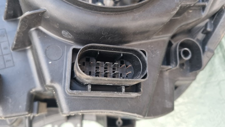 Frontscheinwerfer Mercedes-Benz Sprinter A9068205700 Rechts Headlight SCH2743997994wt
