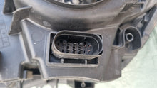 Laden Sie das Bild in den Galerie-Viewer, Frontscheinwerfer Mercedes-Benz Sprinter A9068205700 Rechts Headlight SCH2743997994wt