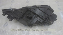 Laden Sie das Bild in den Galerie-Viewer, Frontscheinwerfer Skoda Octavia I 5E1941015F LED Links Scheinwerfer Headlight SCH2748590531le