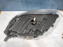 Laden Sie das Bild in den Galerie-Viewer, Frontscheinwerfer Volvo V40 31420008 Rechts Scheinwerfer Headlight SCH2748707610lj