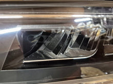 Laden Sie das Bild in den Galerie-Viewer, Frontscheinwerfer Audi Q2 81A941011 LED Links Scheinwerfer Headlight SCH2749261259go