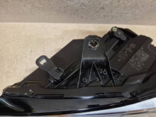 Laden Sie das Bild in den Galerie-Viewer, Frontscheinwerfer Audi Q2 81A941011 LED Links Scheinwerfer Headlight SCH2749261259go