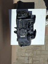 Load image into Gallery viewer, Frontscheinwerfer Hyundai Kona J9921-21010 Links Scheinwerfer Headlight SCH2751550756rb