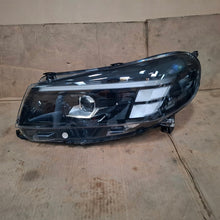 Laden Sie das Bild in den Galerie-Viewer, Frontscheinwerfer Opel Zafira Vivaro C 9847209980 Links Scheinwerfer Headlight SCH2756051589ao