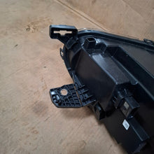 Laden Sie das Bild in den Galerie-Viewer, Frontscheinwerfer Opel Zafira Vivaro C 9847209980 Links Scheinwerfer Headlight SCH2756051589ao
