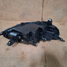Laden Sie das Bild in den Galerie-Viewer, Frontscheinwerfer Opel Zafira Vivaro C 9847209980 Links Scheinwerfer Headlight SCH2756051589ao