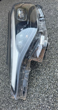 Laden Sie das Bild in den Galerie-Viewer, Frontscheinwerfer Toyota Chr 81150-YP280 Links Scheinwerfer Headlight SCH2758729563eq