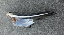 Laden Sie das Bild in den Galerie-Viewer, Frontscheinwerfer Toyota Chr 81150-YP280 Links Scheinwerfer Headlight SCH2758729563eq