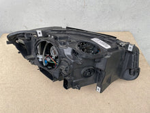 Laden Sie das Bild in den Galerie-Viewer, Frontscheinwerfer BMW F11 F10 7203251-17 Links Scheinwerfer Headlight SCH2764484387bk