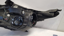 Laden Sie das Bild in den Galerie-Viewer, Frontscheinwerfer Toyota Avensis 81118-05310 Rechts Scheinwerfer Headlight SCH2781494199jj