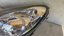 Laden Sie das Bild in den Galerie-Viewer, Frontscheinwerfer Opel Corsa D 89313379 Links Scheinwerfer Headlight SCH2783923970gu