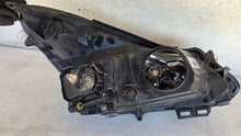 Laden Sie das Bild in den Galerie-Viewer, Frontscheinwerfer Opel Corsa D 89313379 Links Scheinwerfer Headlight SCH2783923970gu