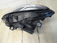 Laden Sie das Bild in den Galerie-Viewer, Frontscheinwerfer Mercedes-Benz W246 A2469066901 Links Scheinwerfer Headlight SCH2786185830xg