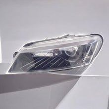 Laden Sie das Bild in den Galerie-Viewer, Frontscheinwerfer Skoda Superb III 3V1941015A Xenon Links Scheinwerfer Headlight SCH2789836541nd