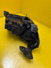 Laden Sie das Bild in den Galerie-Viewer, Frontscheinwerfer Opel Corsa F 39162653 LED Links Scheinwerfer Headlight SCH2803887264vq