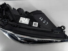 Laden Sie das Bild in den Galerie-Viewer, Frontscheinwerfer Mercedes-Benz W213 A2139067609 LED Rechts Headlight SCH2806905754gd