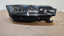 Laden Sie das Bild in den Galerie-Viewer, Frontscheinwerfer Skoda Octavia IV 5E4941016 LED Rechts Scheinwerfer Headlight SCH2810399600ly