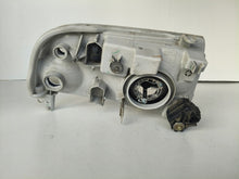 Laden Sie das Bild in den Galerie-Viewer, Frontscheinwerfer Suzuki Grand Vitara I 100-32080 Links Scheinwerfer Headlight SCH2815048526ij