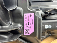 Laden Sie das Bild in den Galerie-Viewer, Frontscheinwerfer Nissan Qashqai I J11 100-19009 Links Scheinwerfer Headlight SCH2817823237ga