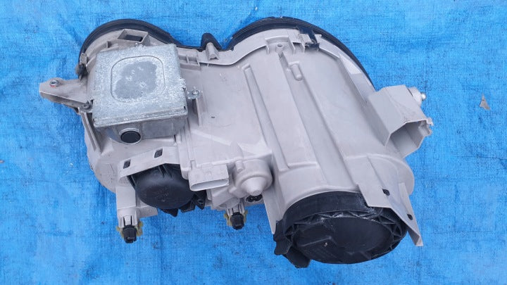 Frontscheinwerfer Mercedes-Benz Coupe C215 A2158200161 Links Headlight SCH2823956408fe