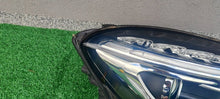Laden Sie das Bild in den Galerie-Viewer, Frontscheinwerfer Mercedes-Benz X156 A1569061800 Rechts Scheinwerfer Headlight SCH2827736534od