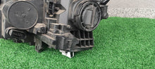 Laden Sie das Bild in den Galerie-Viewer, Frontscheinwerfer Mercedes-Benz X156 A1569061800 Rechts Scheinwerfer Headlight SCH2827736534od