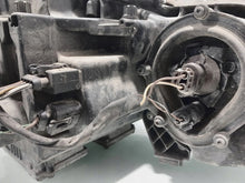Laden Sie das Bild in den Galerie-Viewer, Frontscheinwerfer Mercedes-Benz W211 15435901 Links Scheinwerfer Headlight SCH2829505284na
