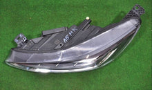 Load image into Gallery viewer, Frontscheinwerfer Ford Focus 1S7B13E015CF Links Scheinwerfer Headlight SCH2832743572gh