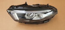 Laden Sie das Bild in den Galerie-Viewer, Frontscheinwerfer Mercedes-Benz W177 A1779063905 Ein Stück (Rechts oder Links) SCH2839281239rz