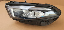 Laden Sie das Bild in den Galerie-Viewer, Frontscheinwerfer Mercedes-Benz W177 A1779063905 Ein Stück (Rechts oder Links) SCH2839281239rz