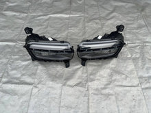 Laden Sie das Bild in den Galerie-Viewer, Frontscheinwerfer Jeep 522187190 Ein Satz Scheinwerfer Headlight SCH2844208369si