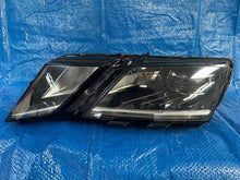 Laden Sie das Bild in den Galerie-Viewer, Frontscheinwerfer Skoda Octavia III 5E1941015E Links Scheinwerfer Headlight SCH2851718904tl