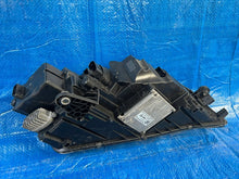 Laden Sie das Bild in den Galerie-Viewer, Frontscheinwerfer Skoda Octavia III 5E1941015E Links Scheinwerfer Headlight SCH2851718904tl