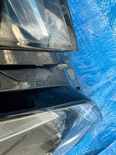 Laden Sie das Bild in den Galerie-Viewer, Frontscheinwerfer Skoda Octavia III 5E1941015E Links Scheinwerfer Headlight SCH2851718904tl