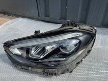 Laden Sie das Bild in den Galerie-Viewer, Frontscheinwerfer Mercedes-Benz W206 A2069063903 Links Scheinwerfer Headlight SCH2853117673ak